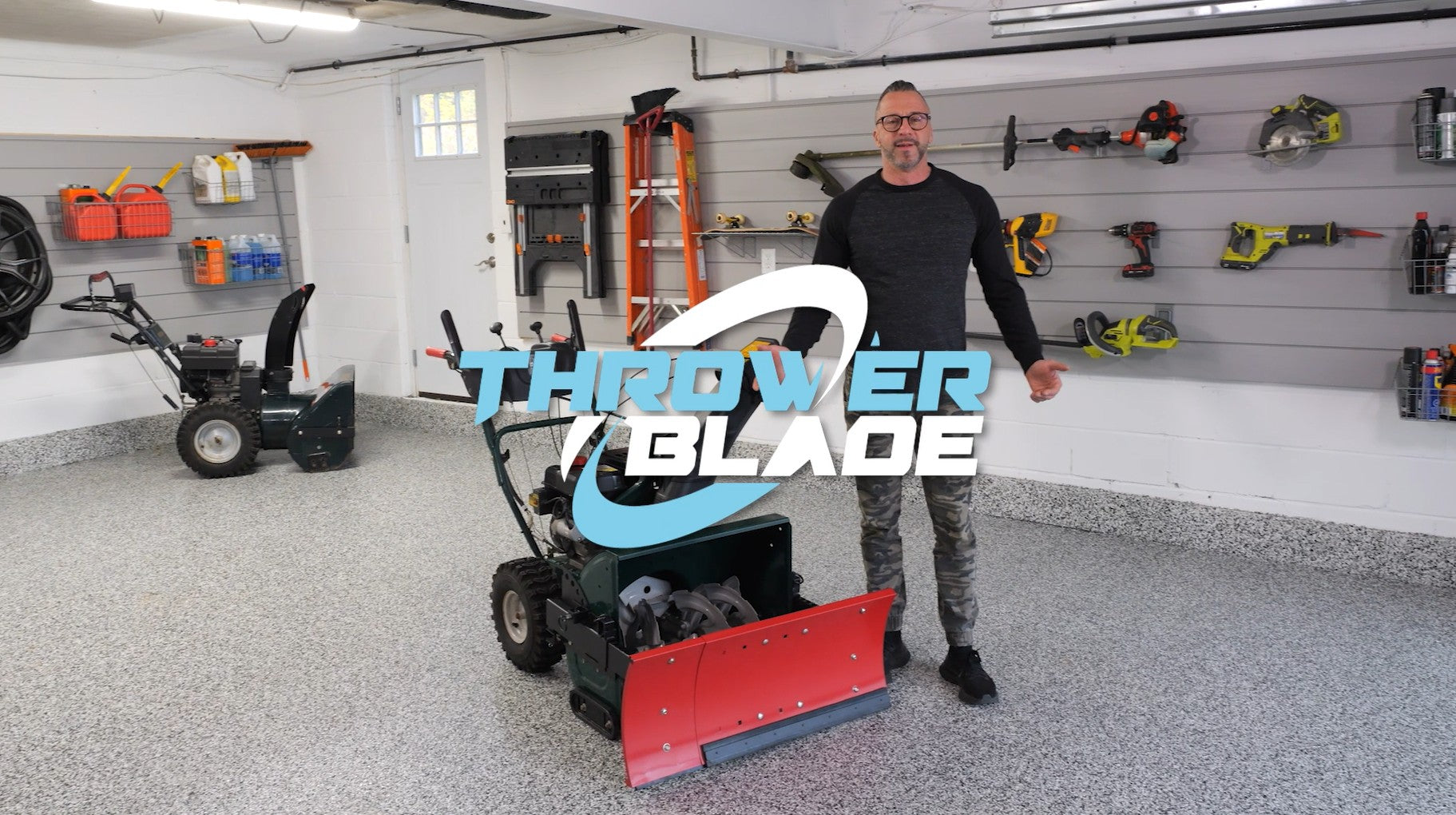 Load video: Thrower Blade - How it works.